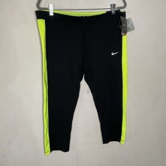 NWT Nike Essential Tight Fit Swoosh Running Gym Cropped Tights Women Size 1X - Picture 1 of 11